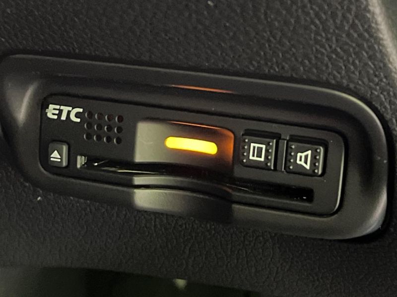 2017 Honda Vezel DAA-RU4 (UW-6ab345198558b)[18]