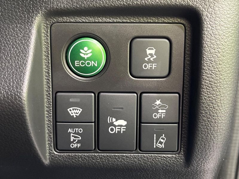 2017 Honda Vezel DAA-RU4 (UW-6ab345198558b)[17]