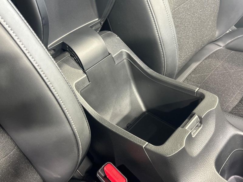 2023 Honda Vezel 6AA-RV5 (UW-6ab345212f7bf)[14]