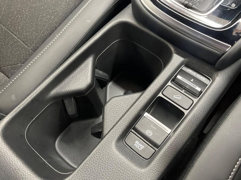 2022 Honda Vezel 6AA-RV6 (UW-6ab3452b2a375)[28]