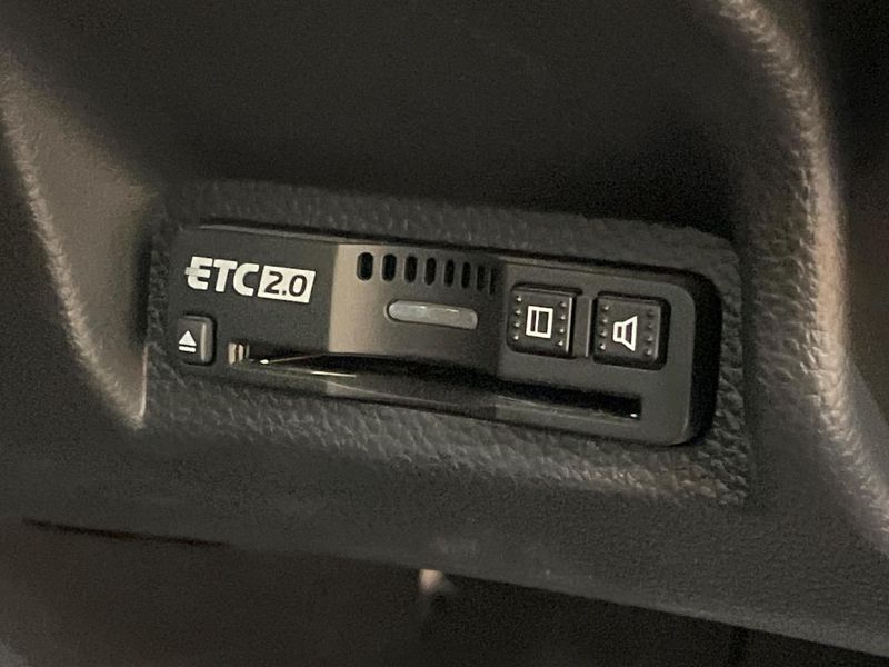 2022 Honda Vezel 6AA-RV6 (UW-6ab3452b2a375)[24]
