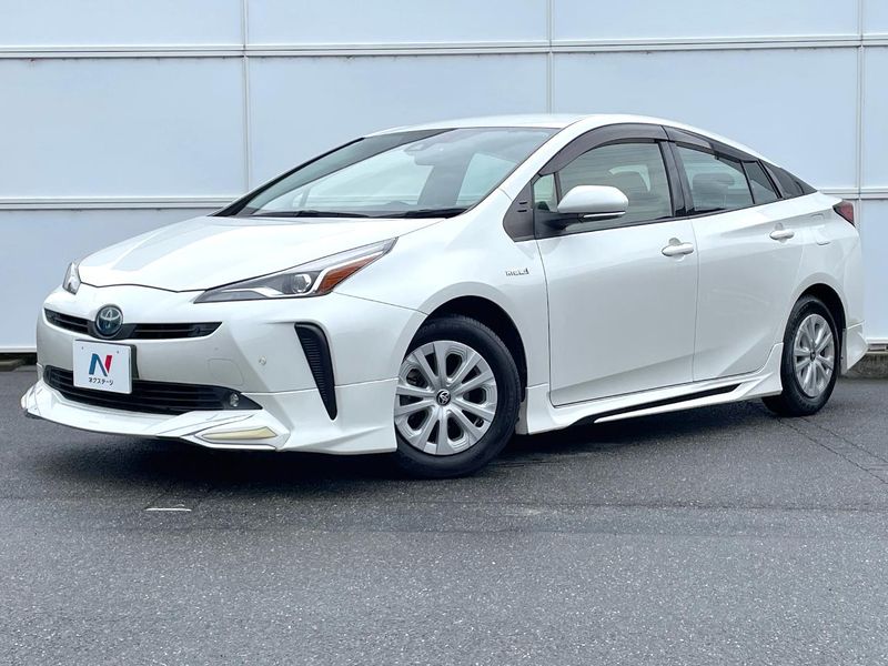 2019 Toyota Prius DAA-ZVW51 (UW-mulwz0p7wyqm)[0]