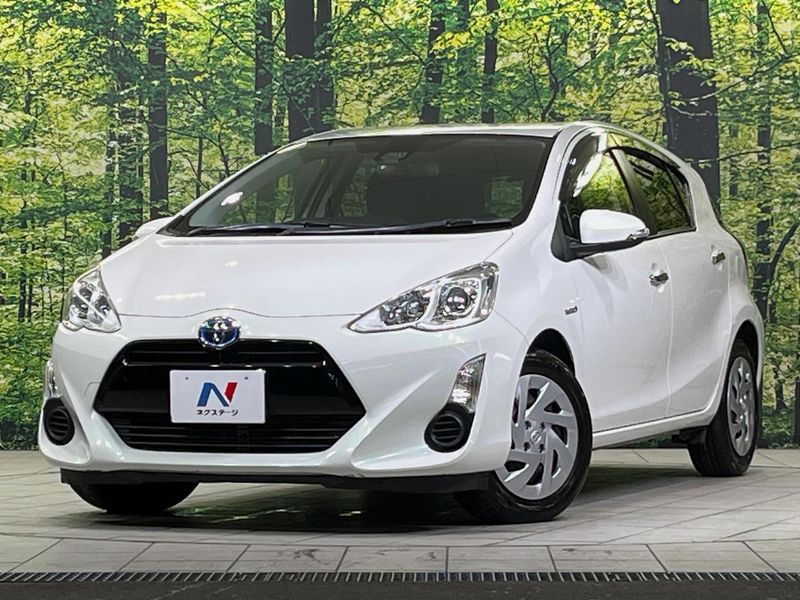 2016 Toyota Aqua DAA-NHP10 (UW-munc33cr261q)[0]