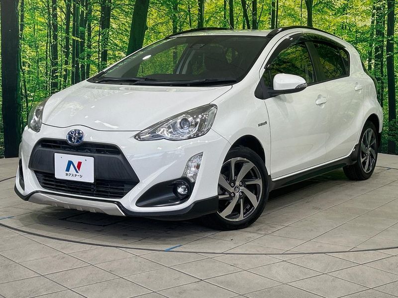 2016 Toyota Aqua DAA-NHP10 (UW-muxbwtwhpo3u)[0]