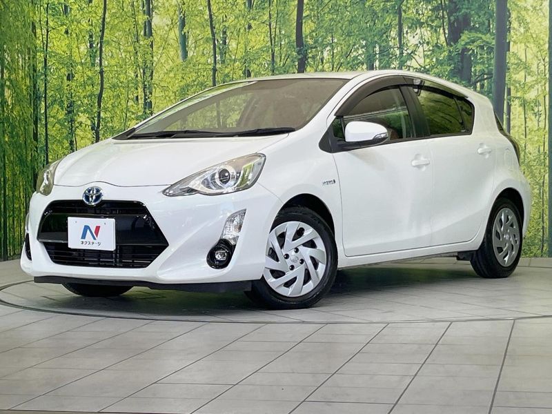 2016 Toyota Aqua DAA-NHP10 (UW-mv06w09xp8oo)[0]
