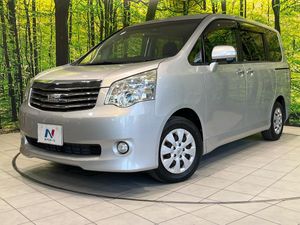 2013 Toyota Noah DBA-ZRR70G