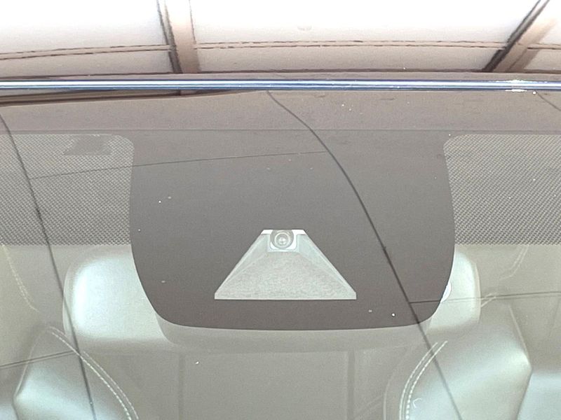 2020 Toyota Corolla Touring 6AA-ZWE211W (UW-mv1m1u83wdpq)[0]