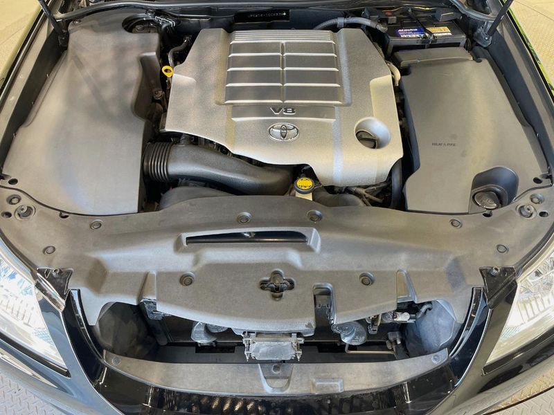 2011 Toyota Crown Majesta DBA-URS206 (UW-mv31sfky23p7)[0]