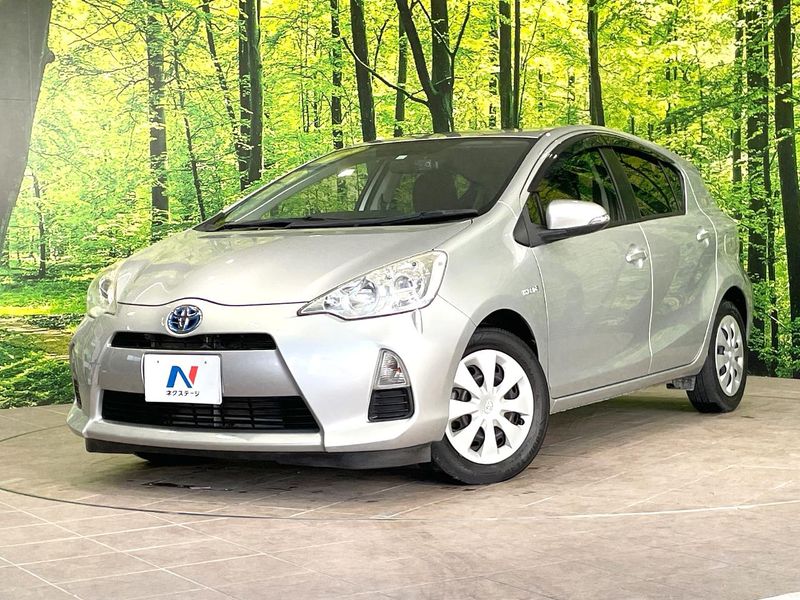 2013 Toyota Aqua DAA-NHP10 (UW-mv5w0iu1ltcu)[0]