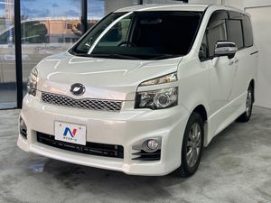 2010 Toyota Voxy DBA-ZRR70W