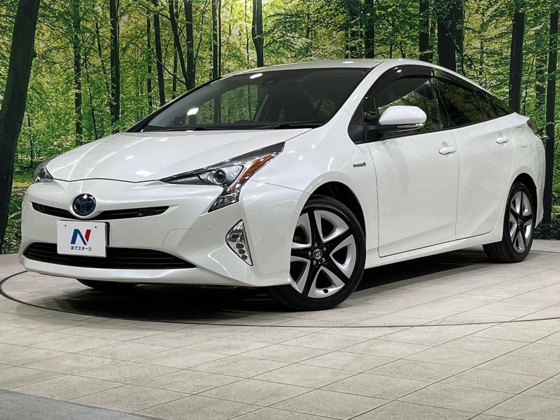2017 Toyota Prius DAA-ZVW55 (UW-mvd24wvfb82t)[0]