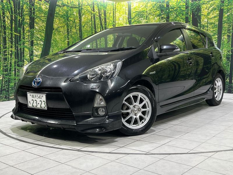2012 Toyota Aqua DAA-NHP10 (UW-mvfy3crcb7df)[0]