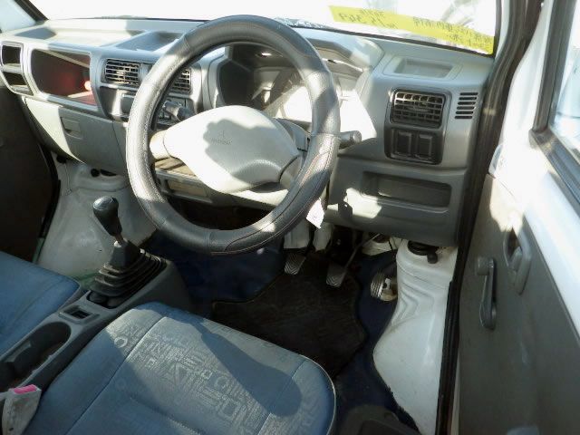 1999 Mitsubishi Minicab Truck U61T (UW-6969a0625dbc1)[10]