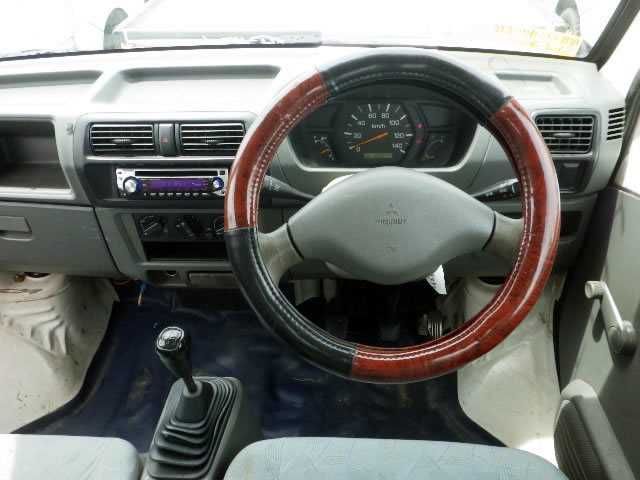 1999 Mitsubishi Minicab Truck U61T (UW-694a1643848a4)[4]