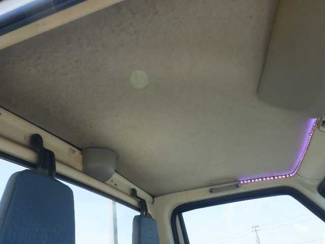 1999 Mitsubishi Minicab Truck U61T (UW-694a1643848a4)[16]