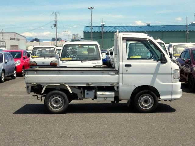 1999 Daihatsu Hijet Truck S200P (UW-694a16668e6e4)[2]