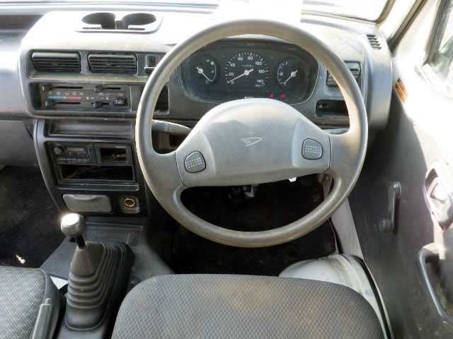 1999 Daihatsu Hijet Truck S200P (UW-694a16668e6e4)[4]