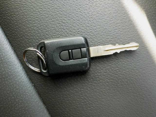 2005 Nissan X-Trail T30 (UW-6944c0ad57203)[15]