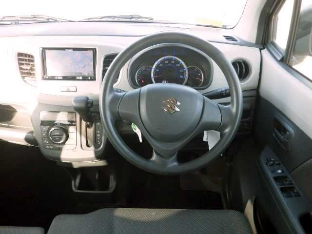 2016 Suzuki Wagon R MH34S (UW-6944c054b35d5)[4]